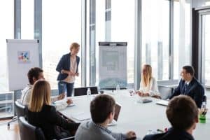 kick-off-meeting-gegenteil-wrap-up-projektabschluss-reflexion